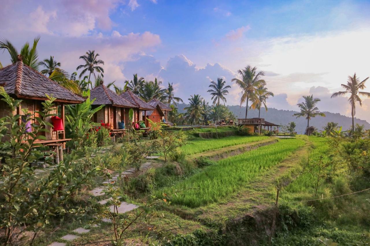 Puri Sunny Camp Villa มุนดุก ภายนอก รูปภาพ