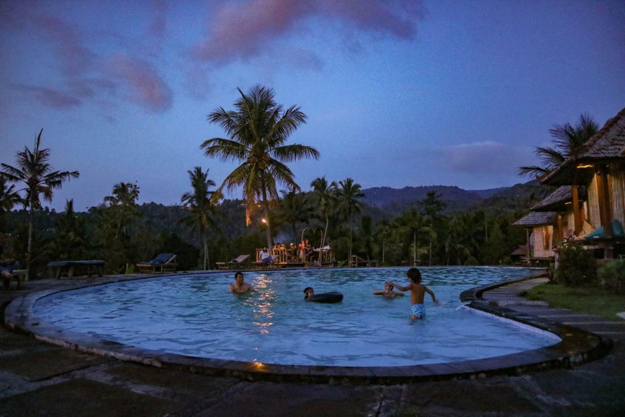 Puri Sunny Camp Villa มุนดุก ภายนอก รูปภาพ