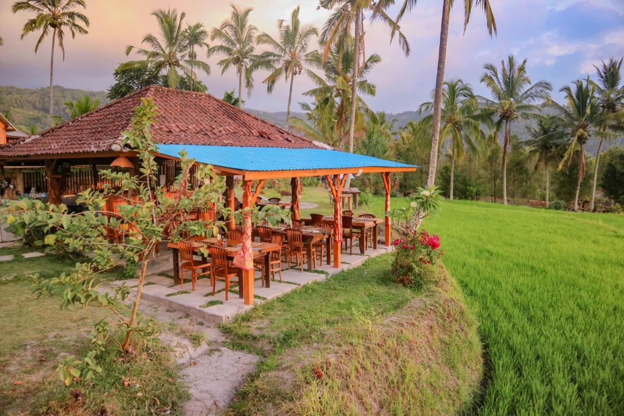 Puri Sunny Camp Villa มุนดุก ภายนอก รูปภาพ